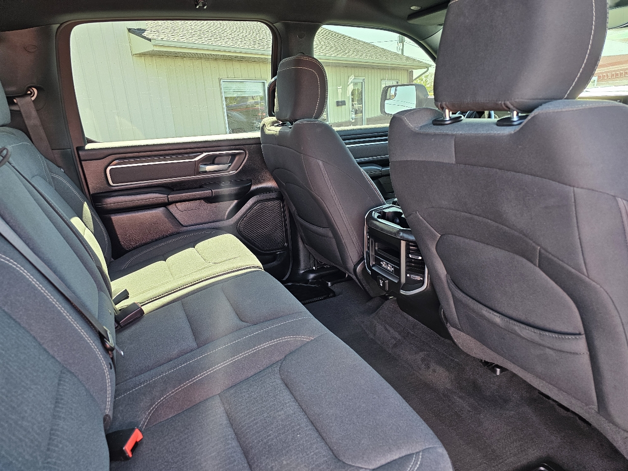 RAM 1500 Big Horn 4x4 Crew Cab 5'7" Box 2021