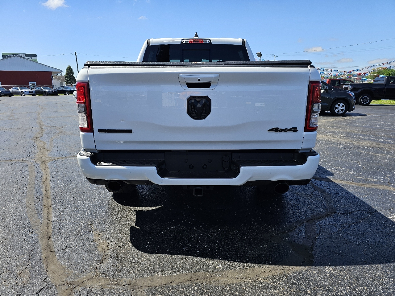 RAM 1500 Big Horn 4x4 Crew Cab 5'7" Box 2021