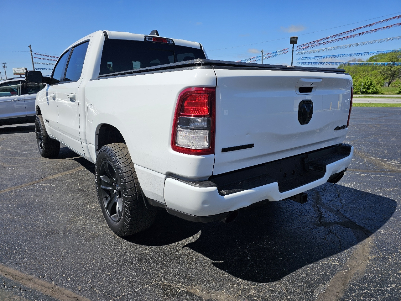 RAM 1500 Big Horn 4x4 Crew Cab 5'7" Box 2021
