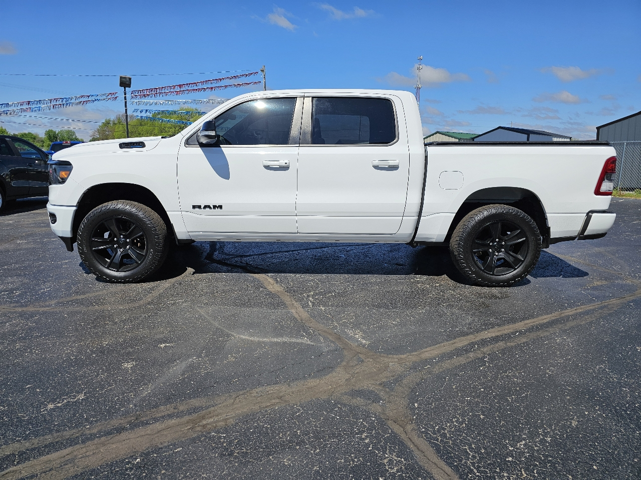 RAM 1500 Big Horn 4x4 Crew Cab 5'7" Box 2021
