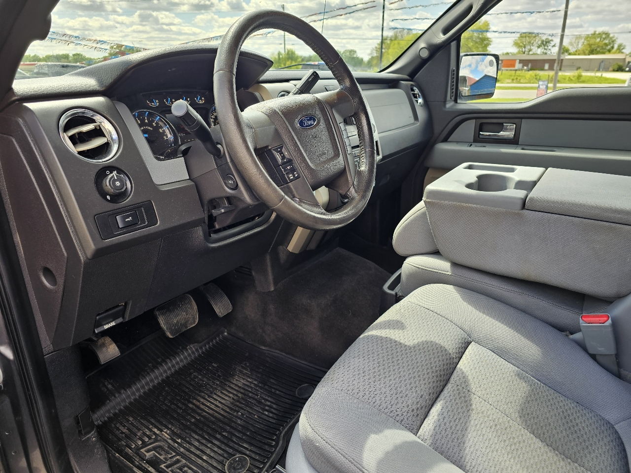 Ford F-150 4WD SuperCrew 145" XL 2014