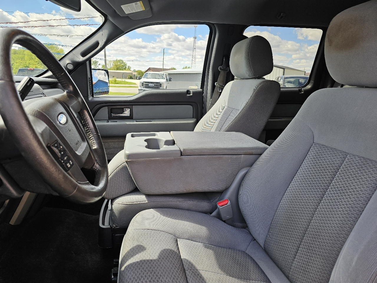 Ford F-150 4WD SuperCrew 145" XL 2014