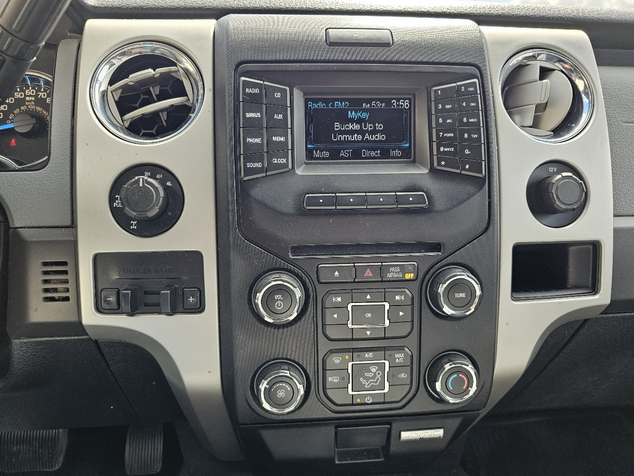 Ford F-150 4WD SuperCrew 145" XL 2014