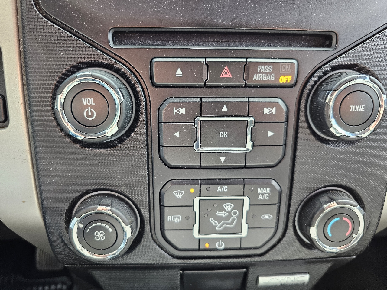 Ford F-150 4WD SuperCrew 145" XL 2014