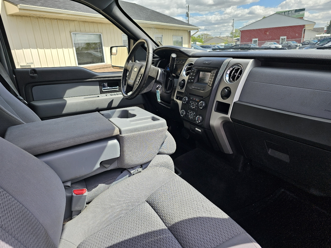Ford F-150 4WD SuperCrew 145" XL 2014