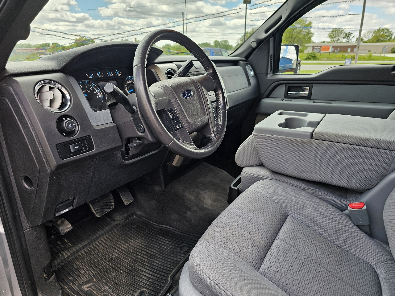 Ford F-150 4WD SuperCrew 145" XLT 2013