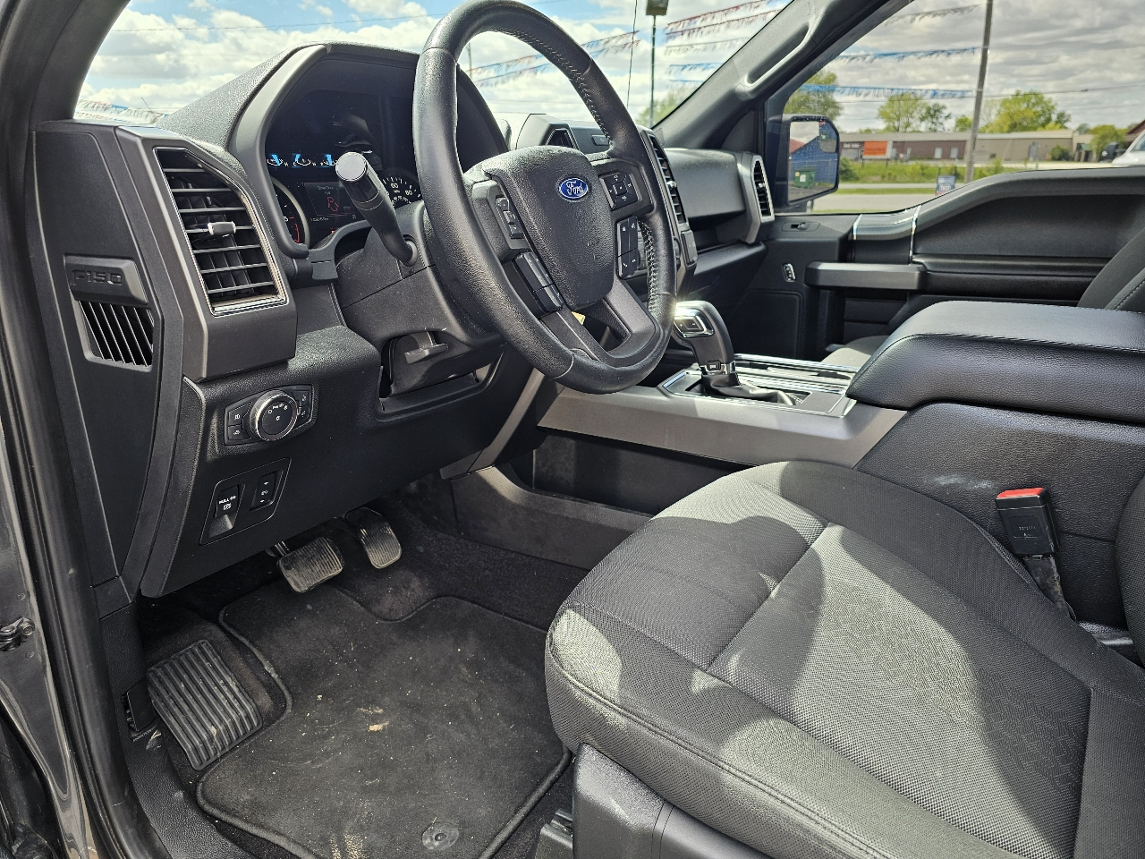Ford F-150 4WD SuperCrew 145" XLT 2019