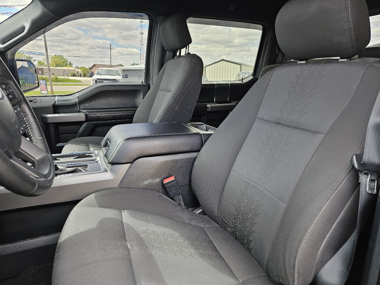 Ford F-150 4WD SuperCrew 145" XLT 2019