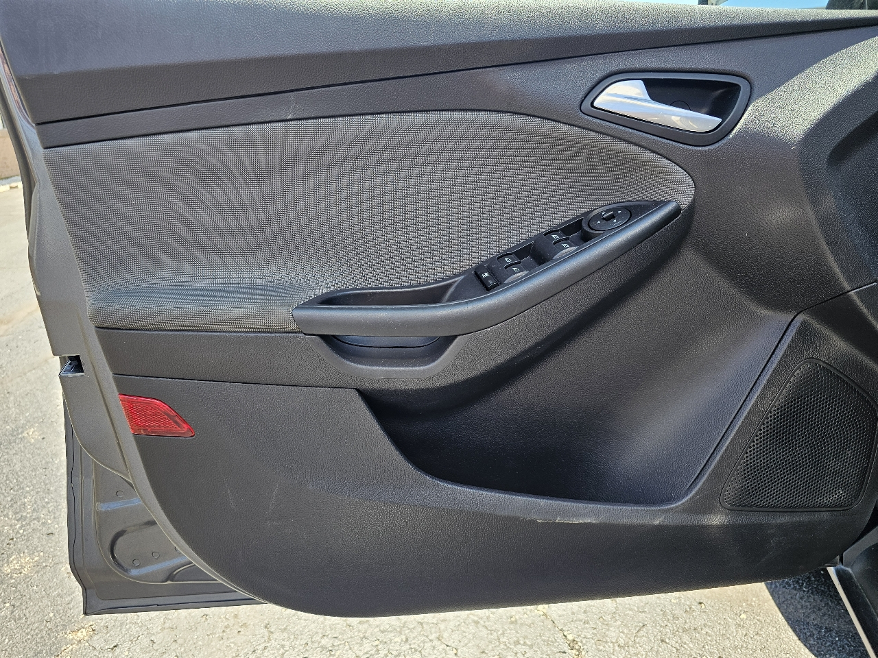 Ford Focus 5dr HB SE 2014