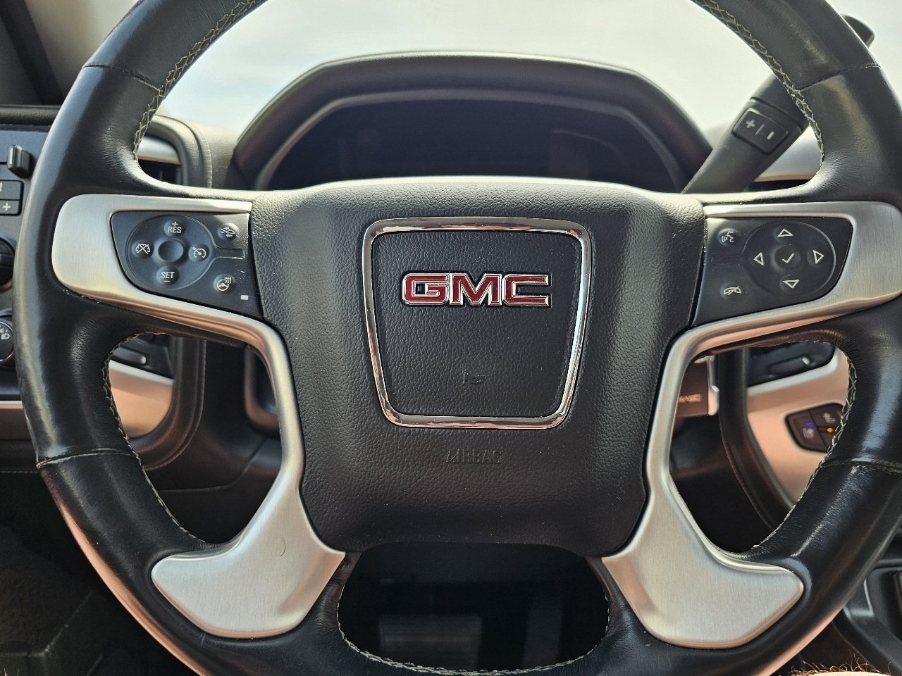 GMC Sierra 1500 4WD Crew Cab 143.5" SLT 2018