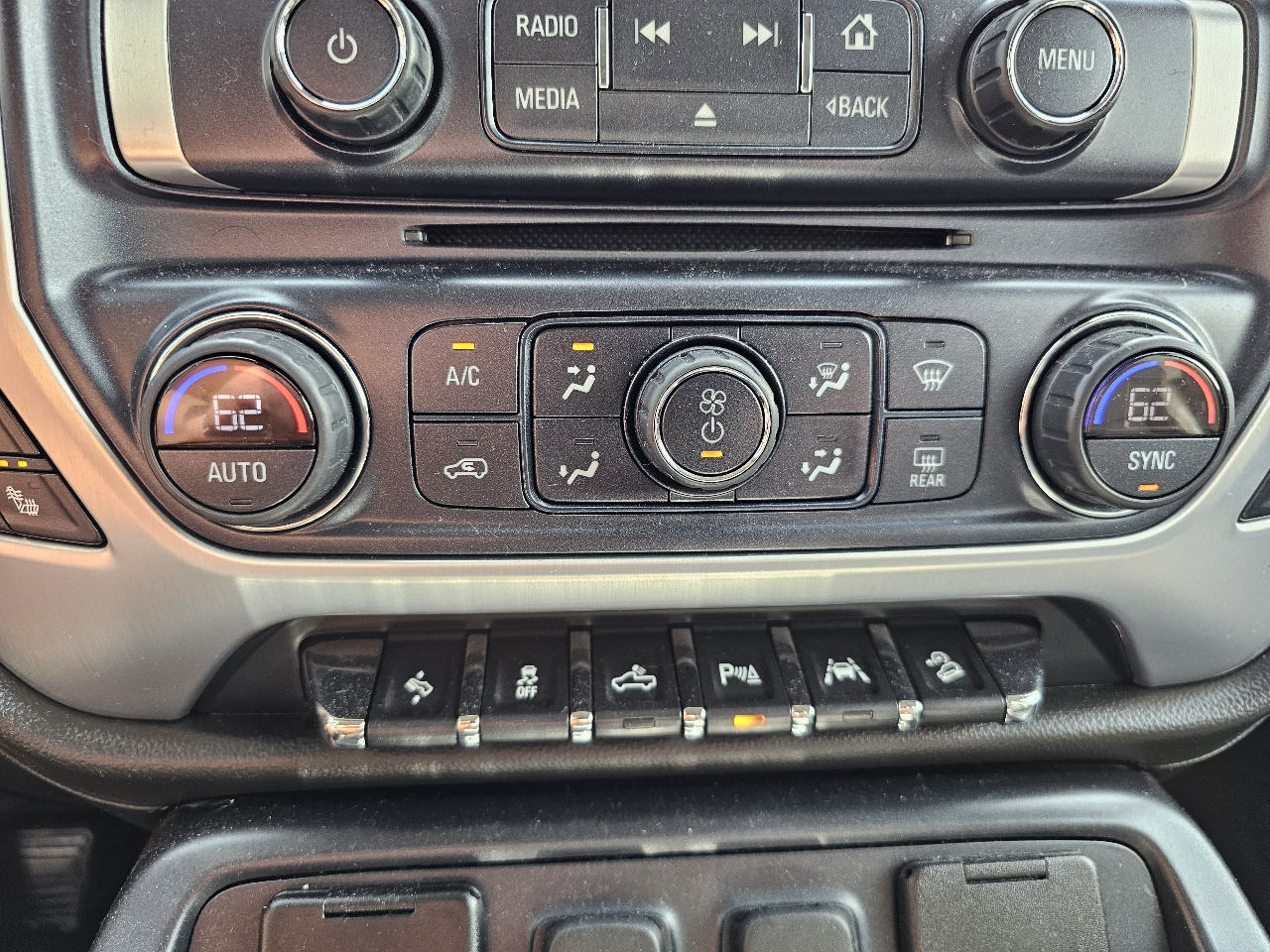 GMC Sierra 1500 4WD Crew Cab 143.5" SLT 2018