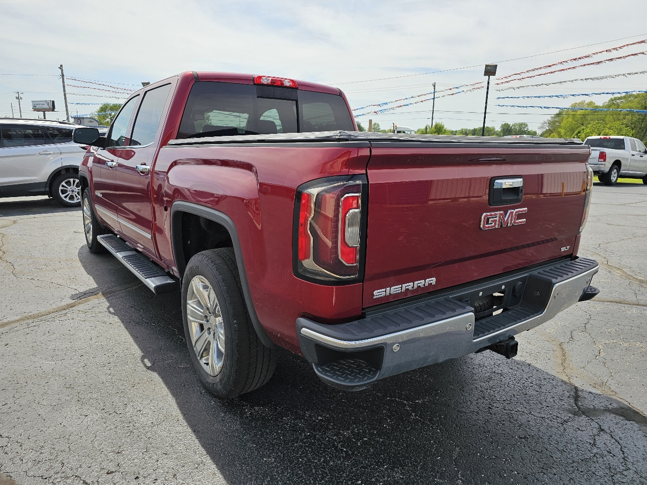 GMC Sierra 1500 4WD Crew Cab 143.5" SLT 2018