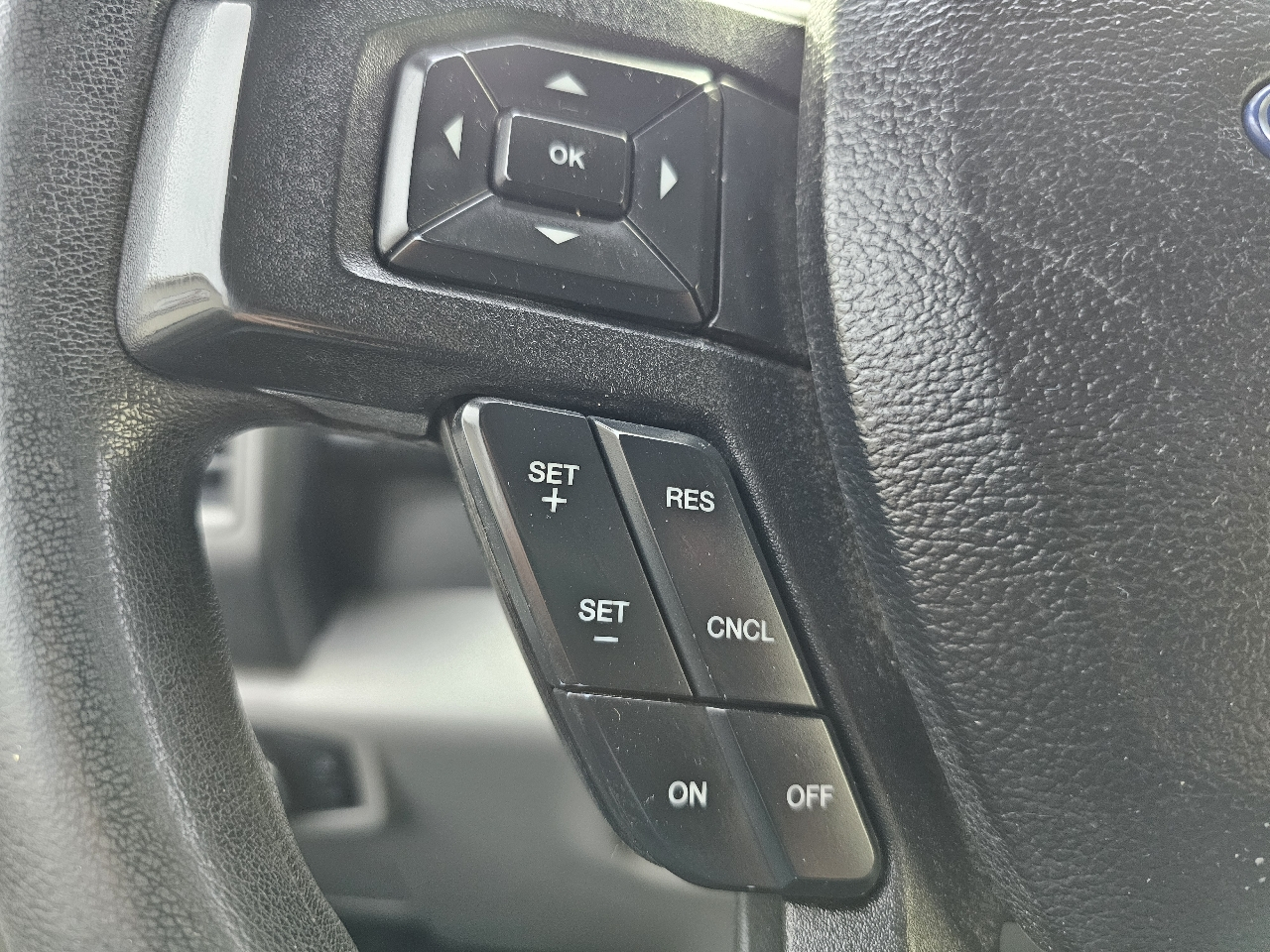 Ford Super Duty F-250 SRW Lariat 4WD Crew Cab 8' Box 2017
