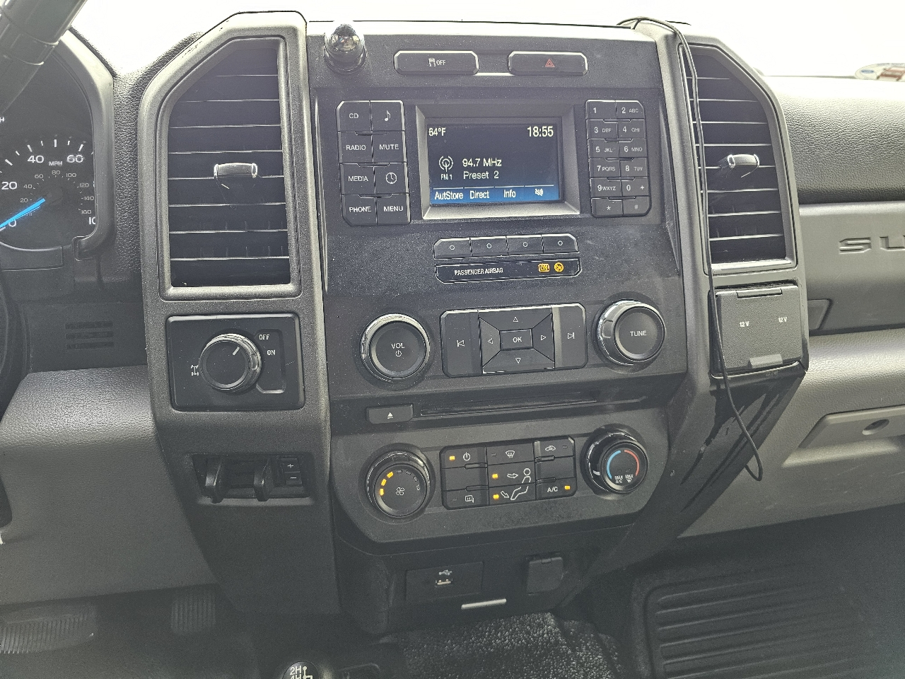 Ford Super Duty F-250 SRW Lariat 4WD Crew Cab 8' Box 2017