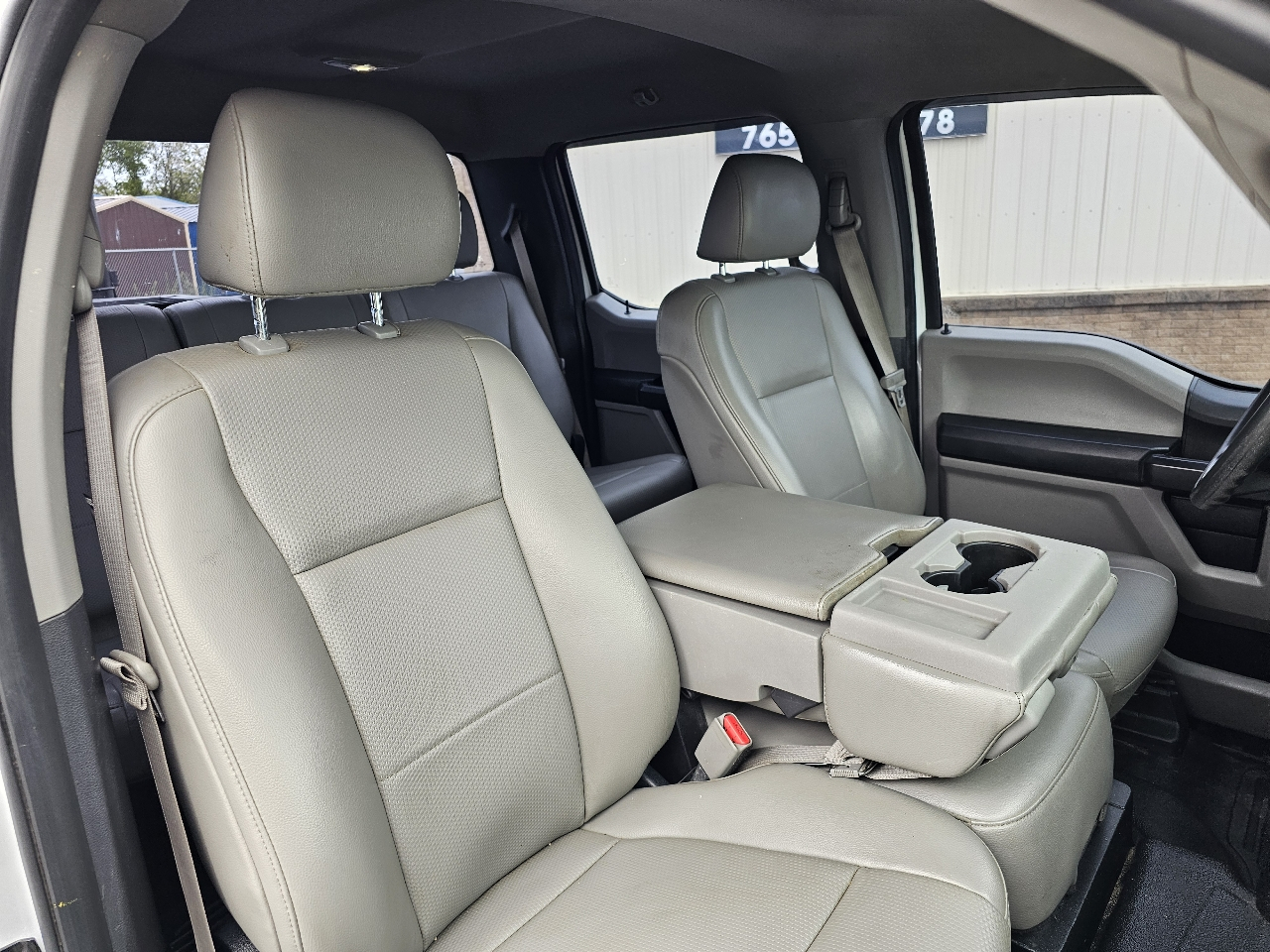 Ford Super Duty F-250 SRW Lariat 4WD Crew Cab 8' Box 2017