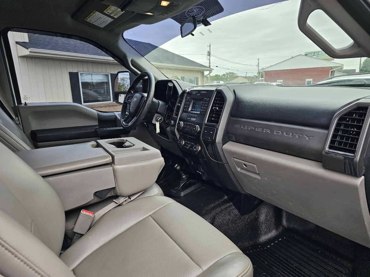 Ford Super Duty F-250 SRW Lariat 4WD Crew Cab 8' Box 2017