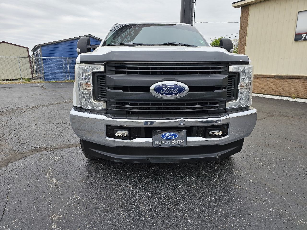 Ford Super Duty F-250 SRW Lariat 4WD Crew Cab 8' Box 2017