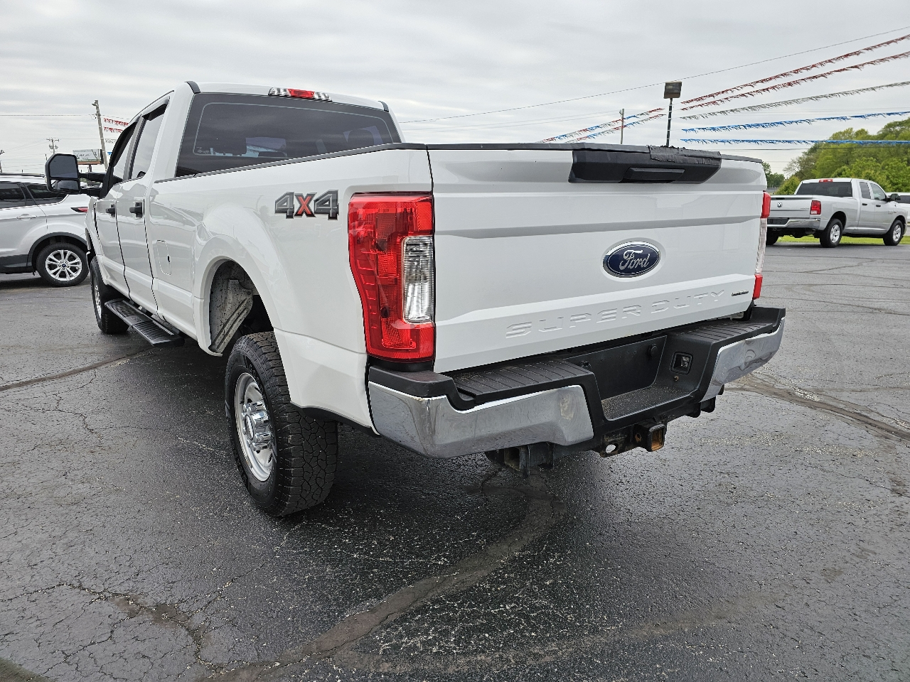 Ford Super Duty F-250 SRW Lariat 4WD Crew Cab 8' Box 2017
