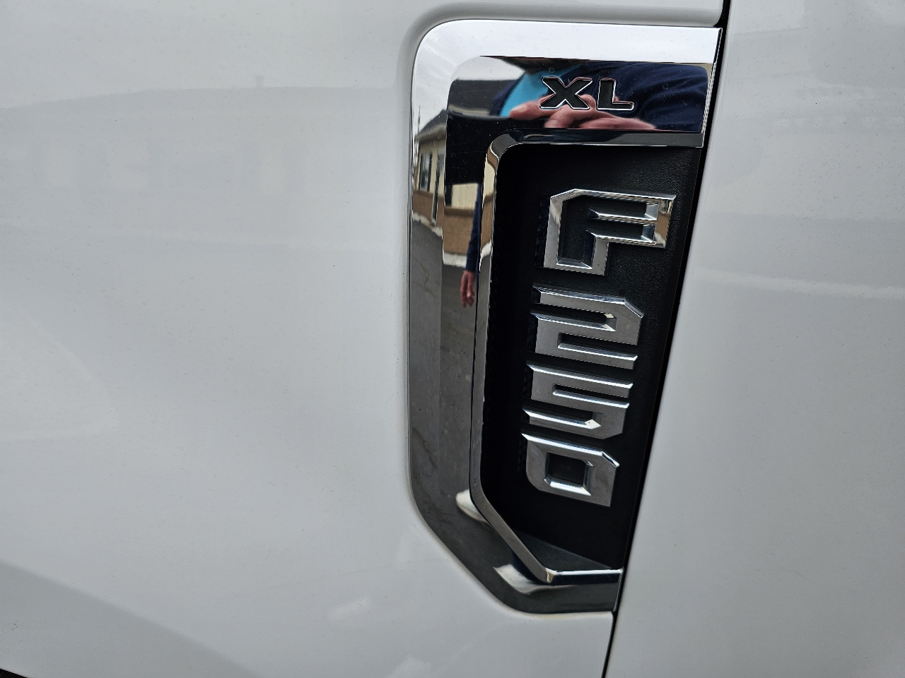 Ford Super Duty F-250 SRW Lariat 4WD Crew Cab 8' Box 2017