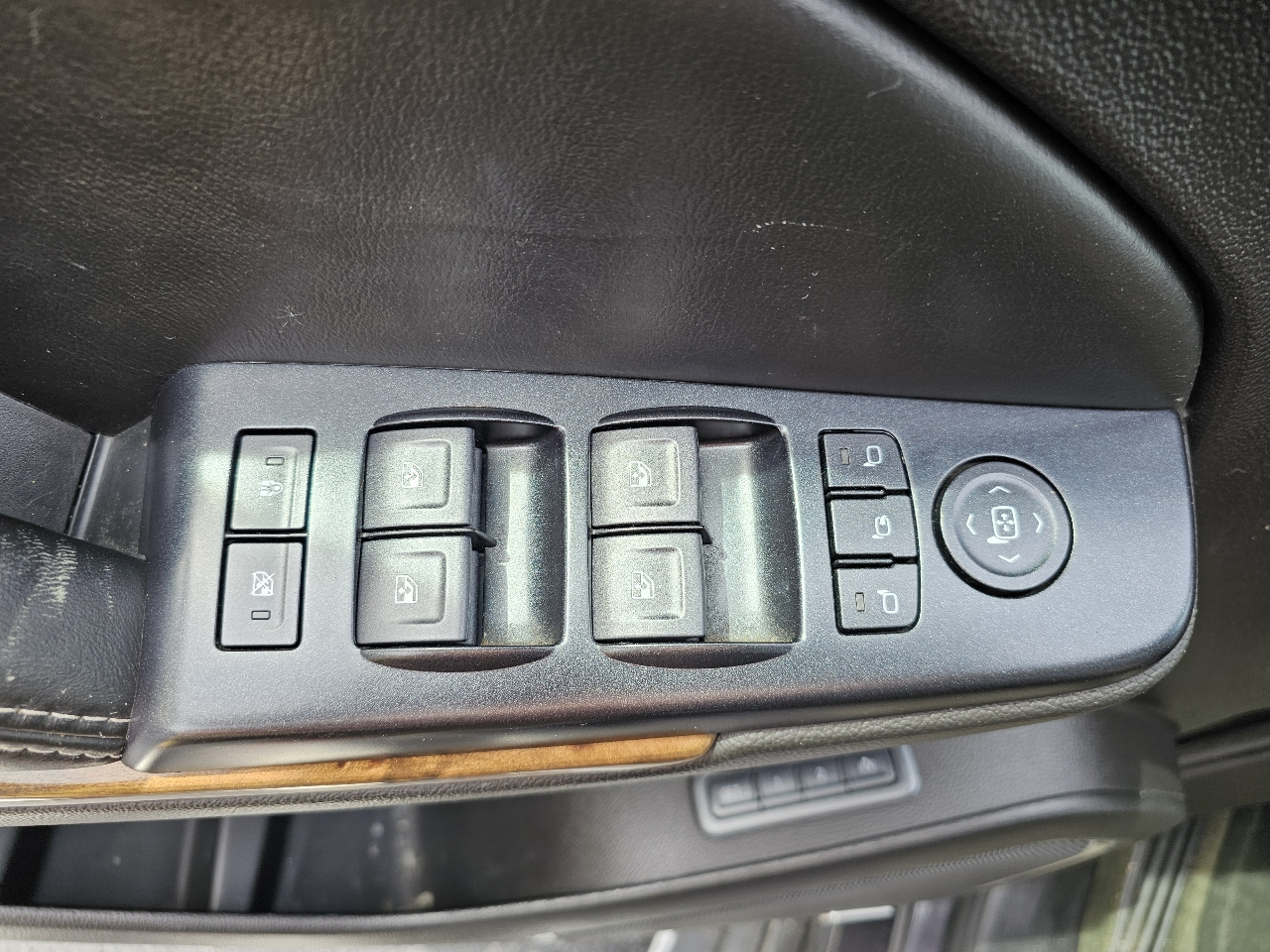 GMC Yukon XL 4WD 4dr Denali 2015