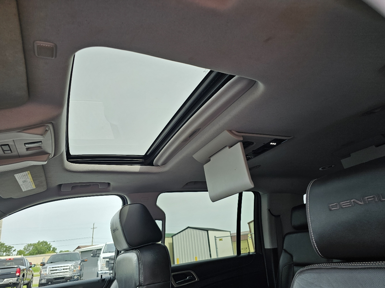 GMC Yukon XL 4WD 4dr Denali 2015