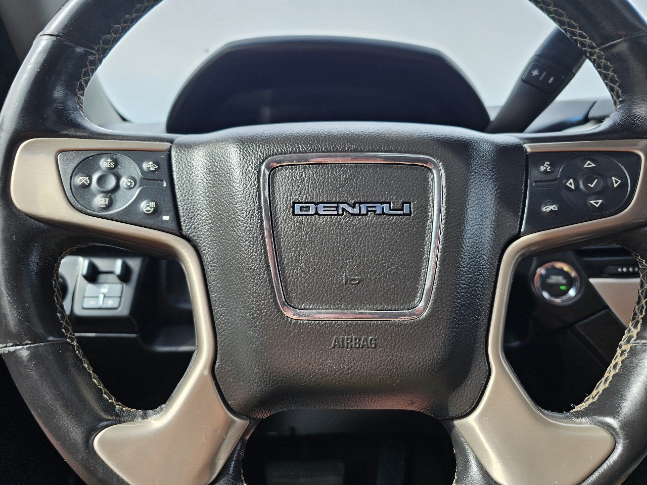 GMC Yukon XL 4WD 4dr Denali 2015