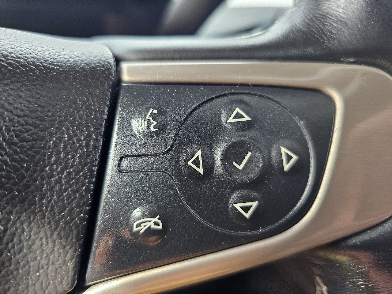 GMC Yukon XL 4WD 4dr Denali 2015