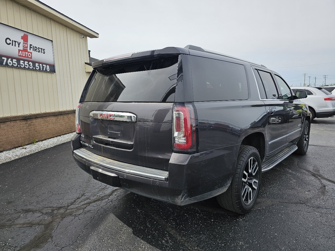 GMC Yukon XL 4WD 4dr Denali 2015