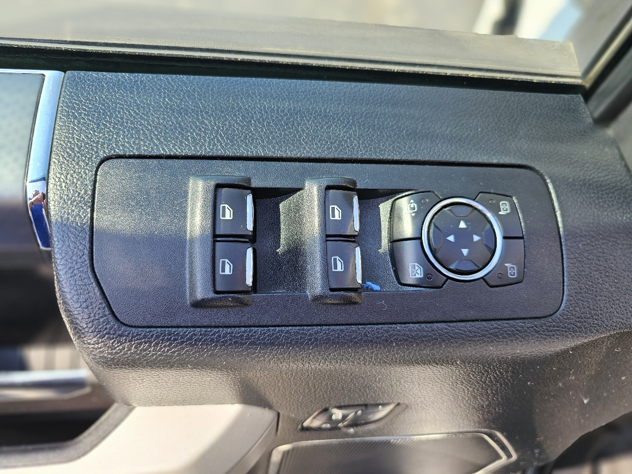Ford F-150 SuperCrew 139" Lariat 4WD 2015