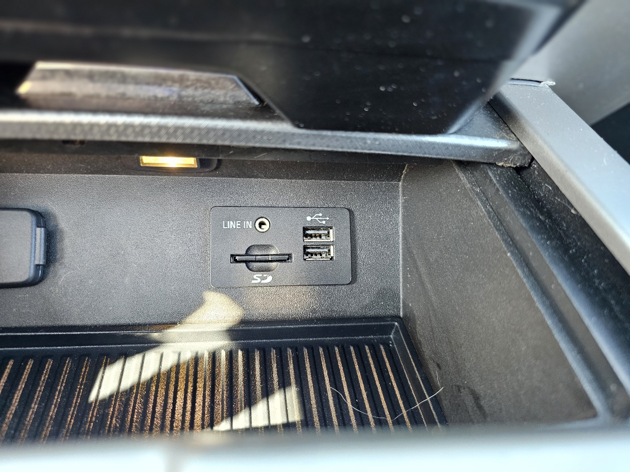 Ford F-150 SuperCrew 139" Lariat 4WD 2015
