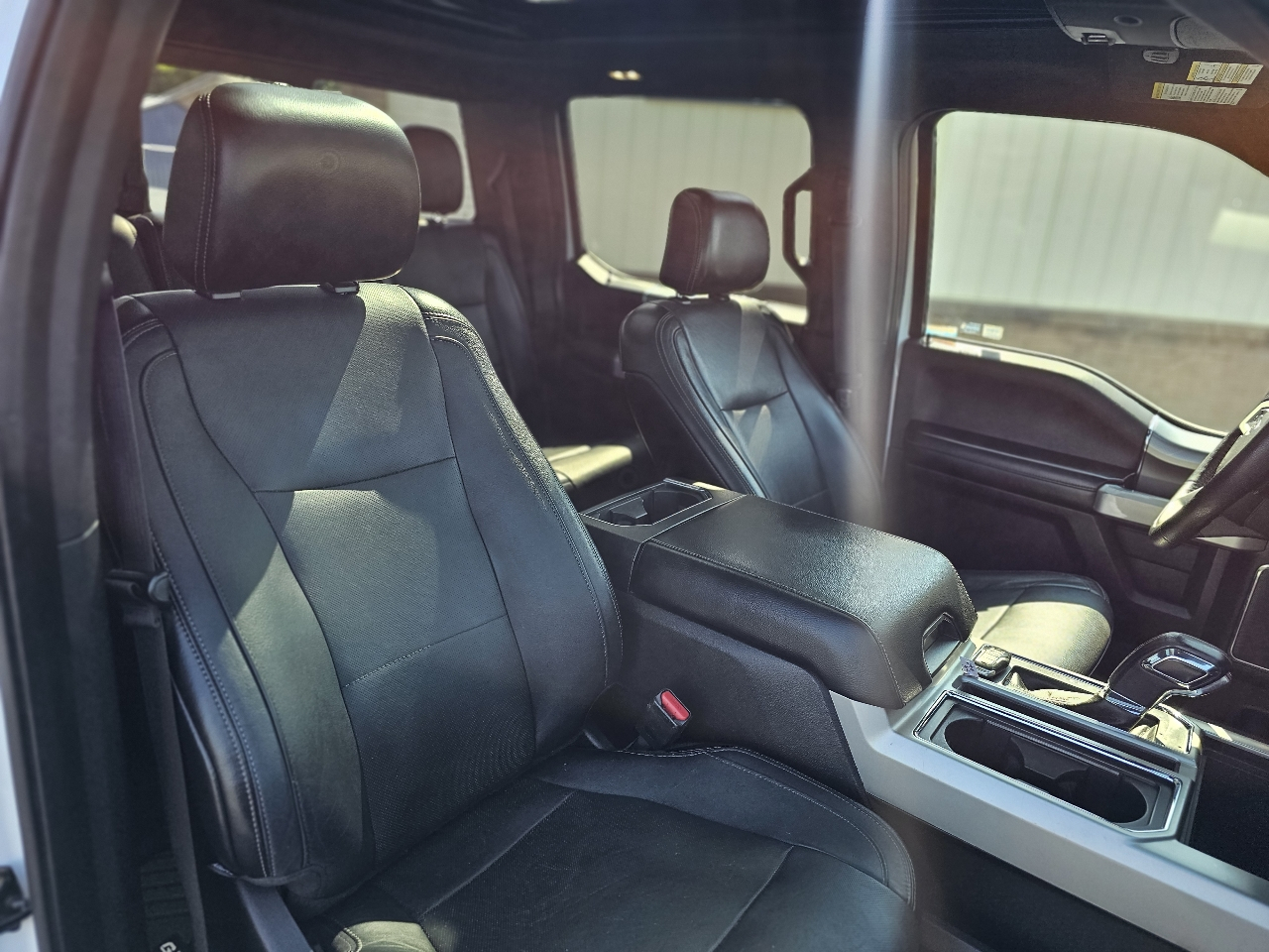 Ford F-150 SuperCrew 139" Lariat 4WD 2015