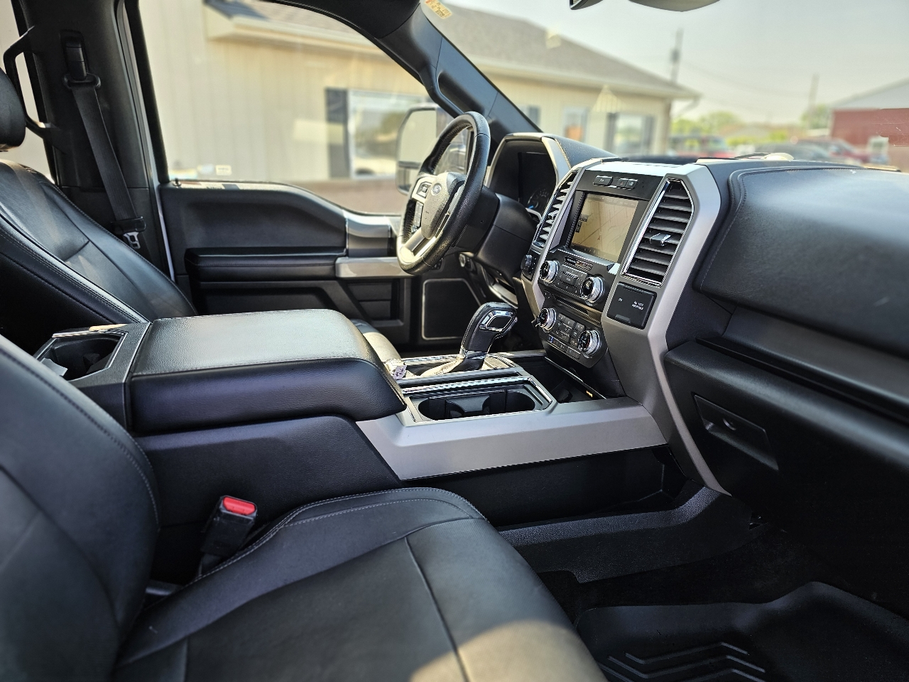 Ford F-150 SuperCrew 139" Lariat 4WD 2015