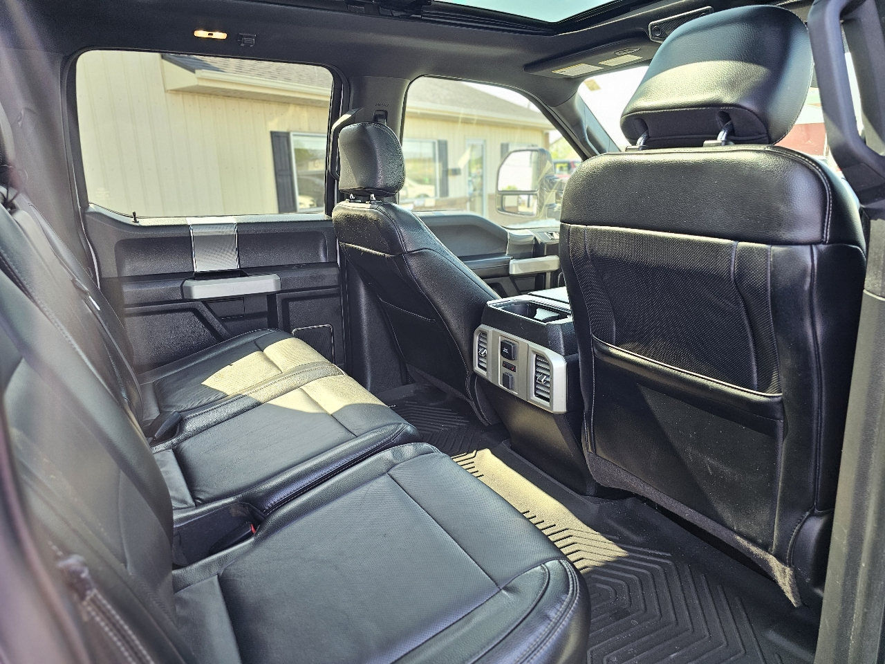 Ford F-150 SuperCrew 139" Lariat 4WD 2015