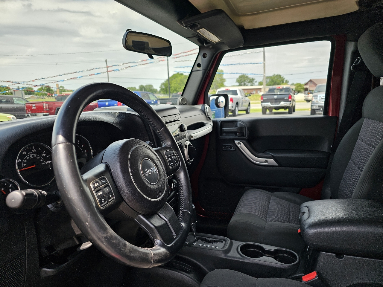 Jeep Wrangler Unlimited 4WD 4dr Sahara 2011