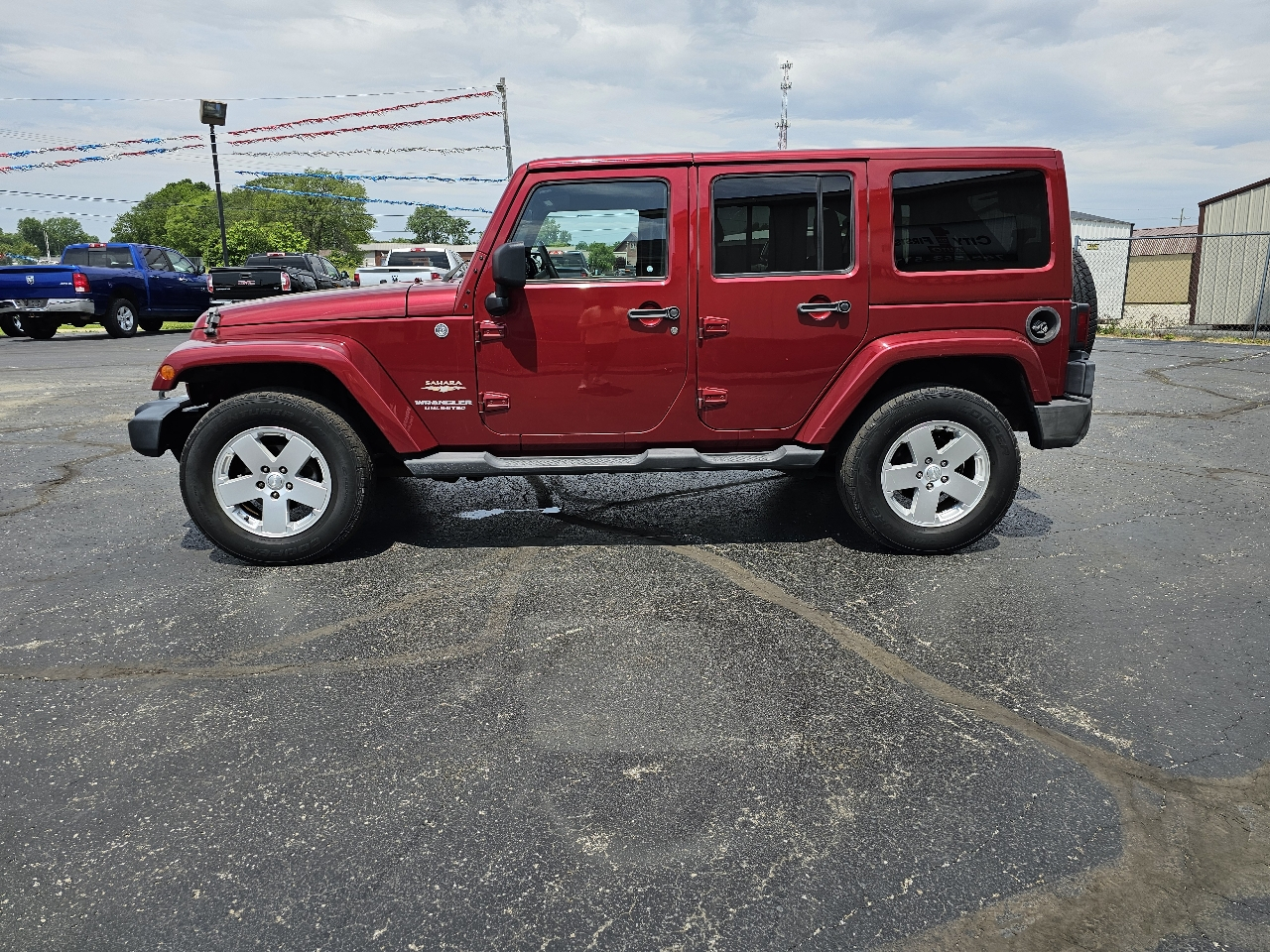 Jeep Wrangler Unlimited 4WD 4dr Sahara 2011