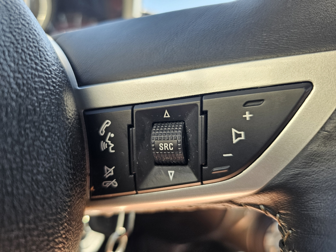 Chevrolet Camaro 2dr Cpe 2LT 2011