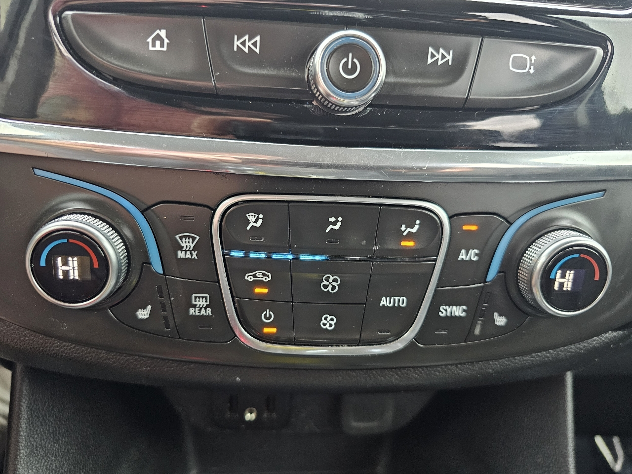 Chevrolet Traverse FWD 4dr LT Cloth w/1LT 2019
