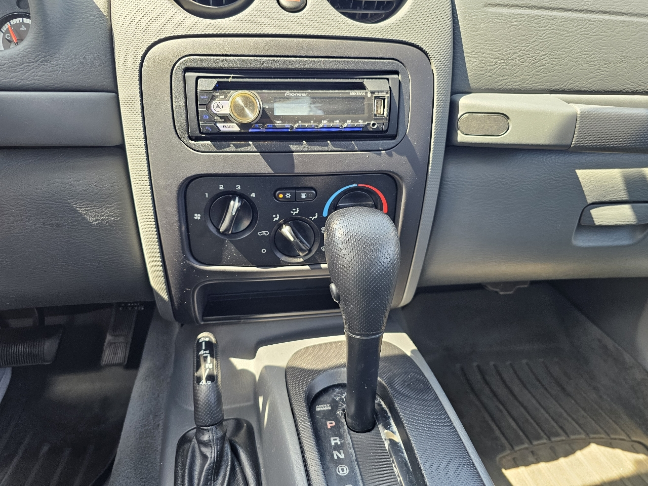 Jeep Liberty 4dr Sport 4WD 2006