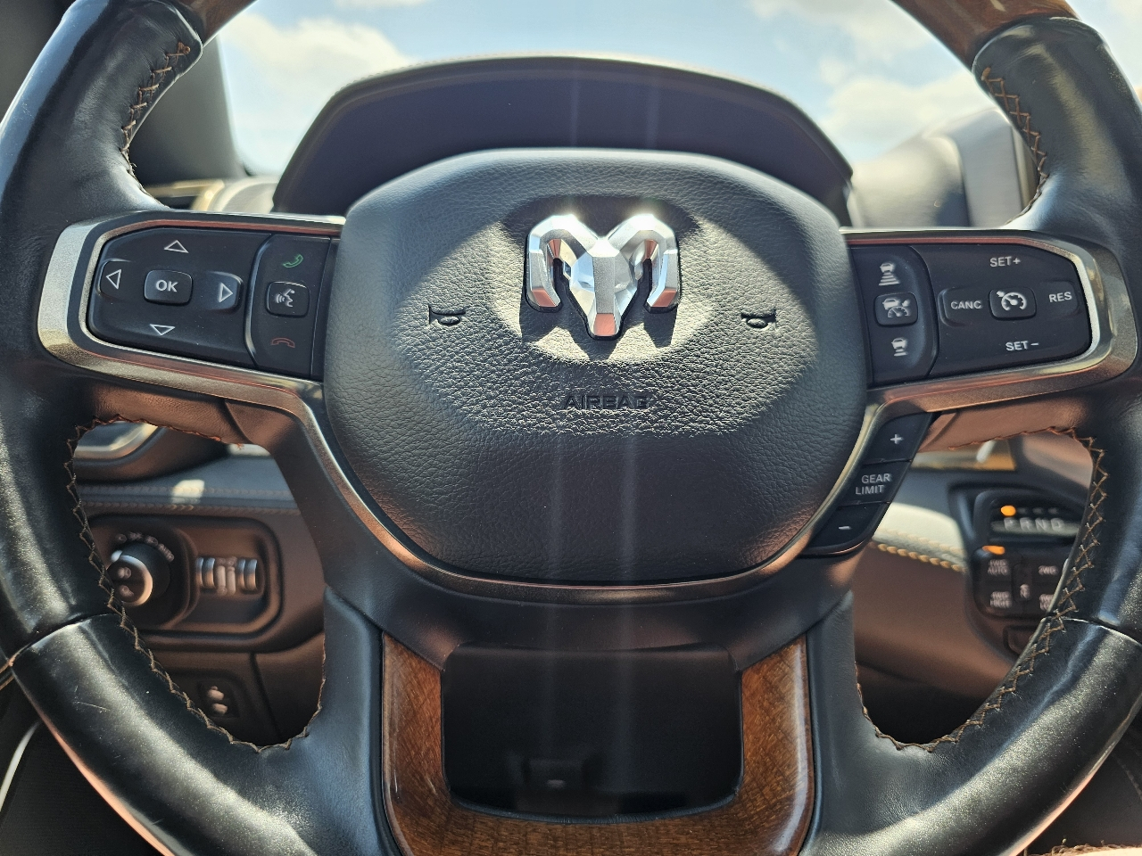 RAM 1500 Longhorn 4x4 Crew Cab 5'7" Box 2019