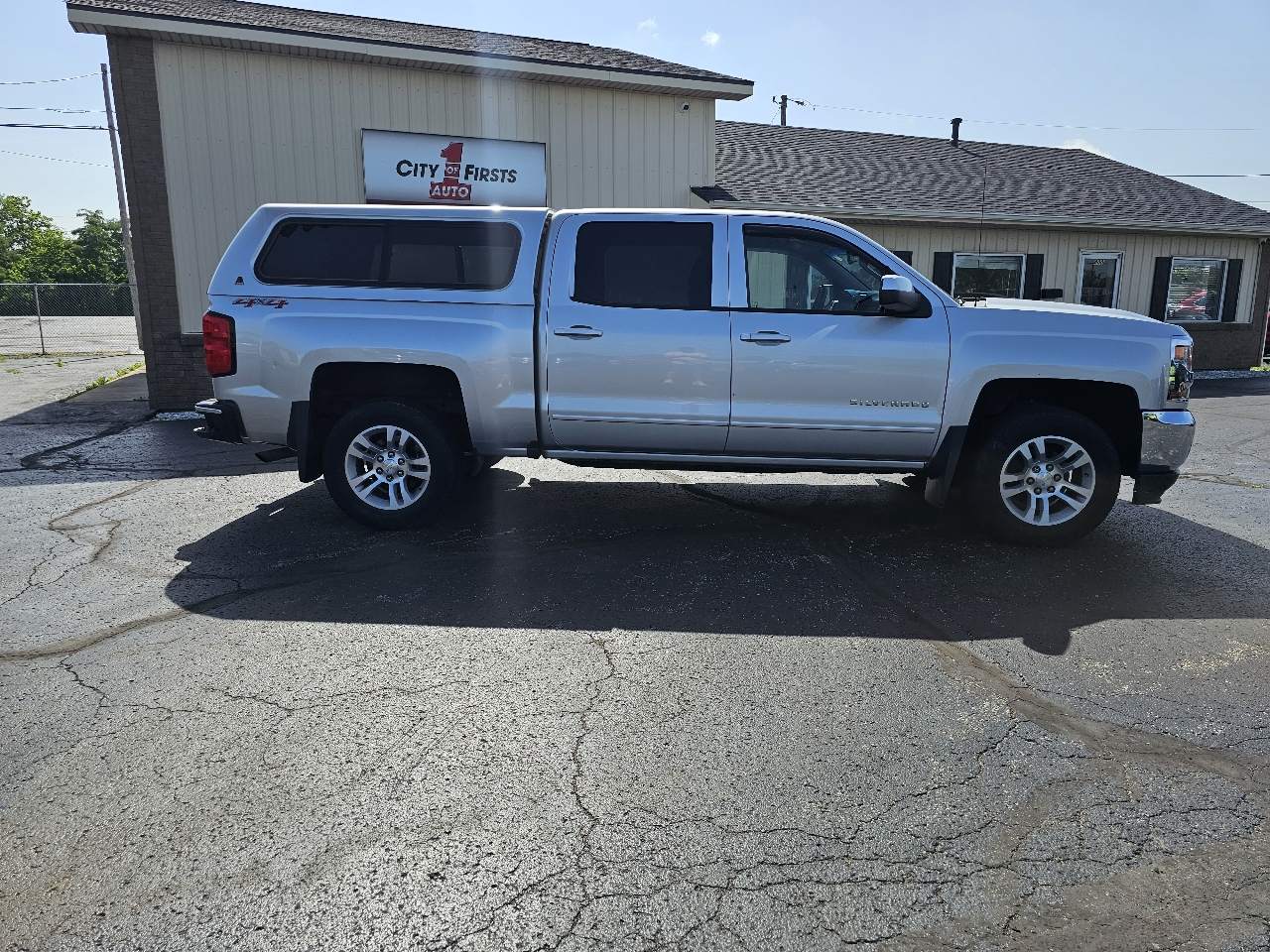 Chevrolet Silverado 1500 4WD Crew Cab 143.5" LT w/1LT 2017