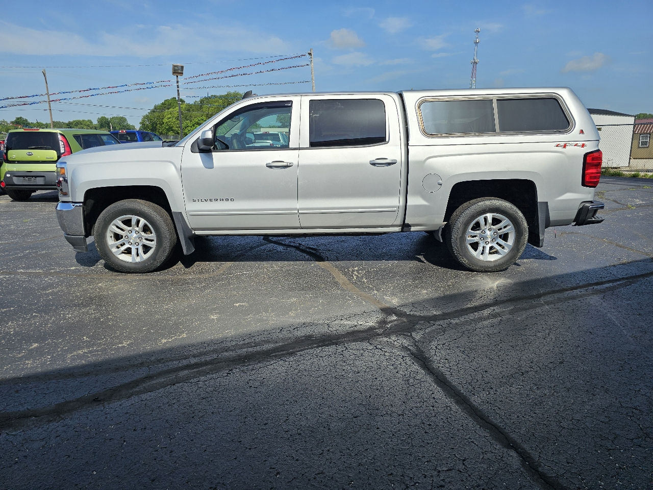 Chevrolet Silverado 1500 4WD Crew Cab 143.5" LT w/1LT 2017