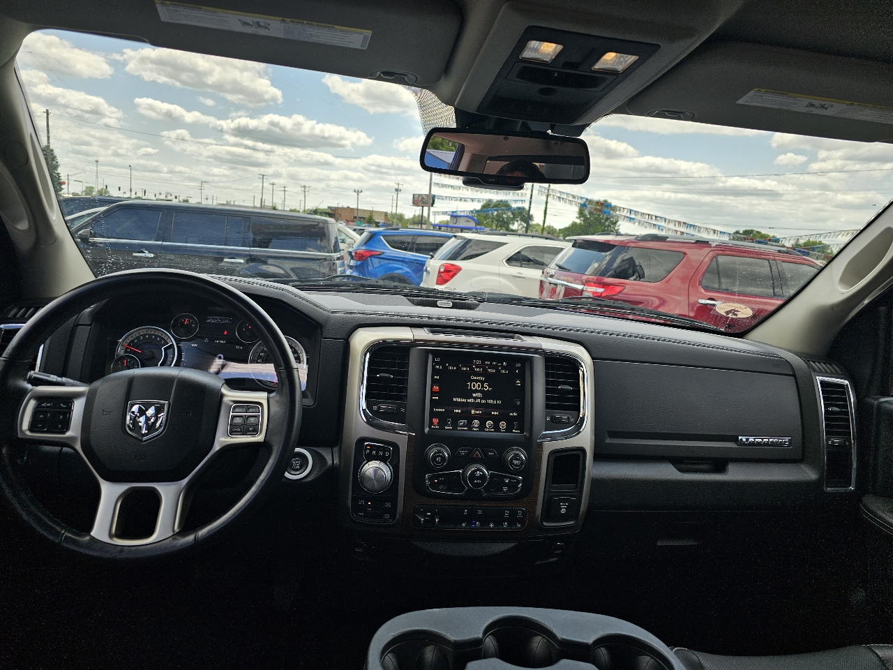 RAM 1500 4WD Crew Cab 149" Laramie 2015