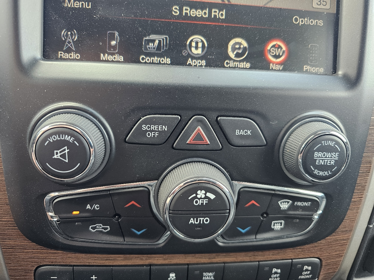 RAM 1500 4WD Crew Cab 149" Laramie 2015