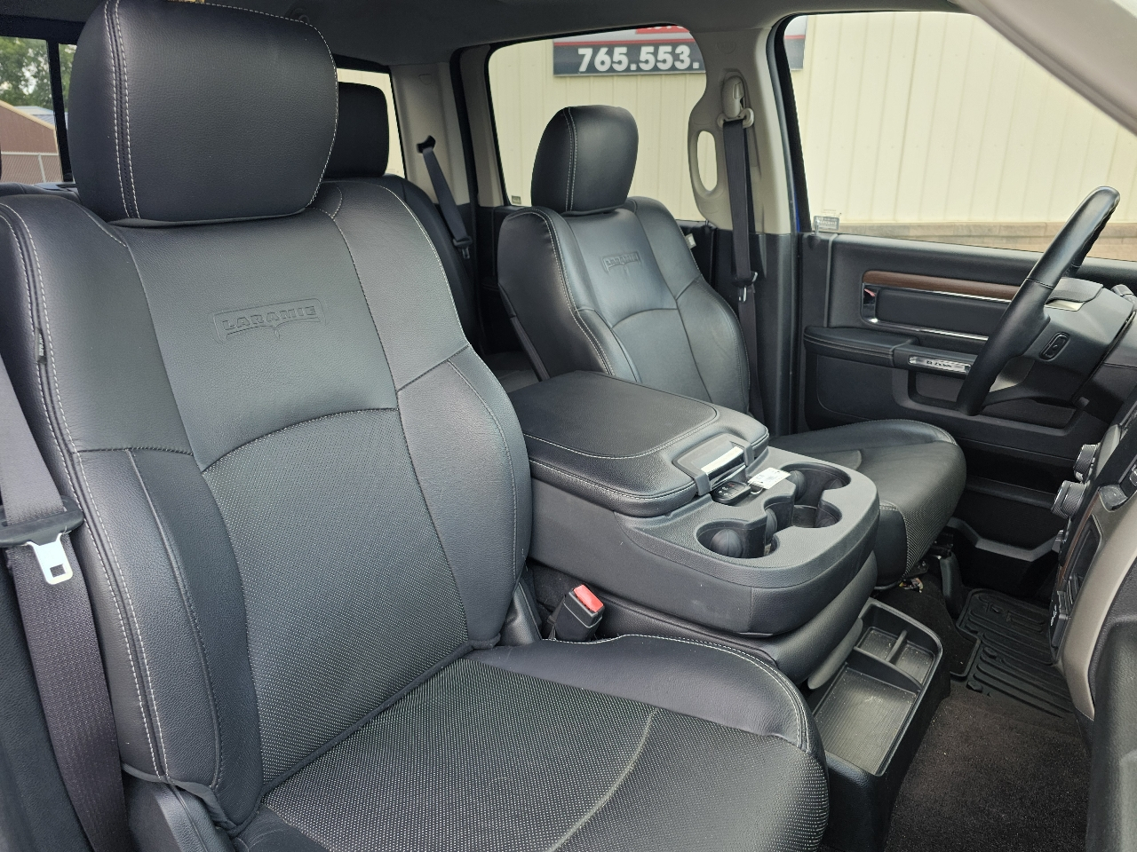 RAM 1500 4WD Crew Cab 149" Laramie 2015
