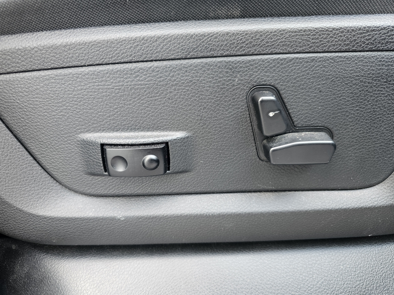 RAM 1500 4WD Crew Cab 149" Laramie 2015