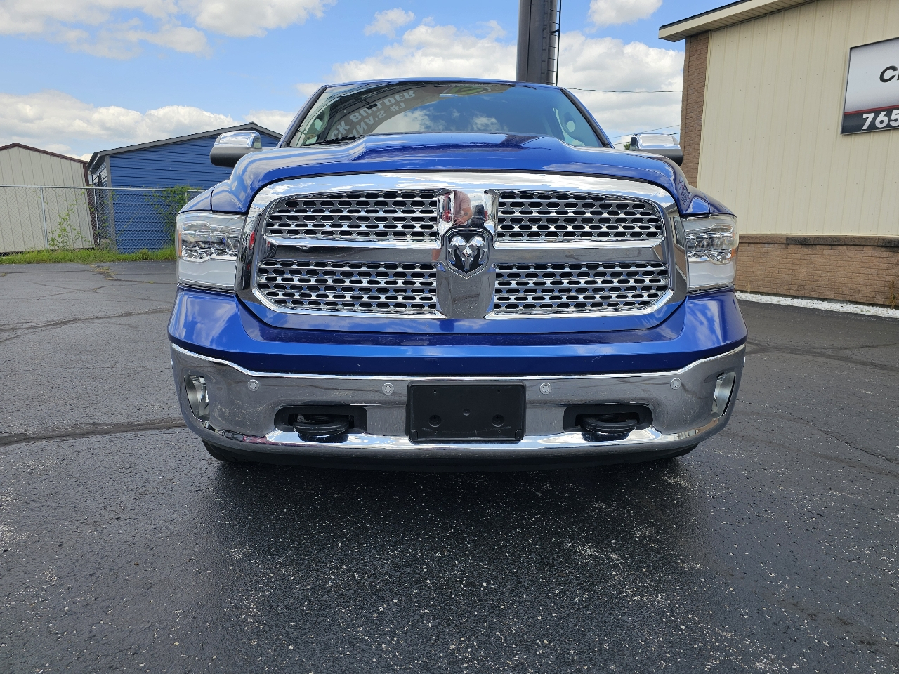 RAM 1500 4WD Crew Cab 149" Laramie 2015