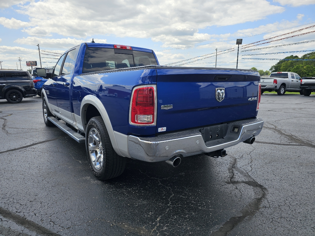 RAM 1500 4WD Crew Cab 149" Laramie 2015
