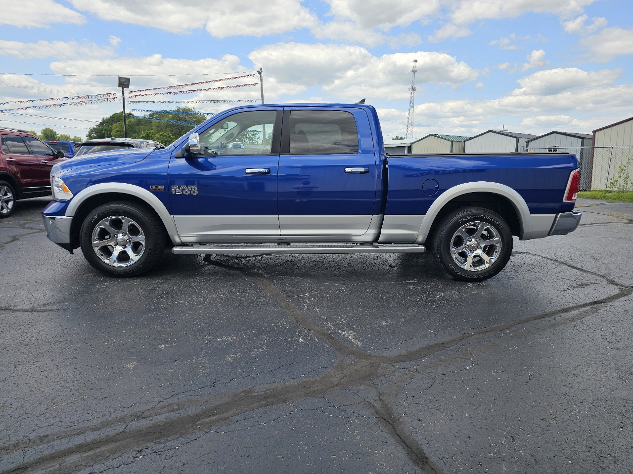 RAM 1500 4WD Crew Cab 149" Laramie 2015