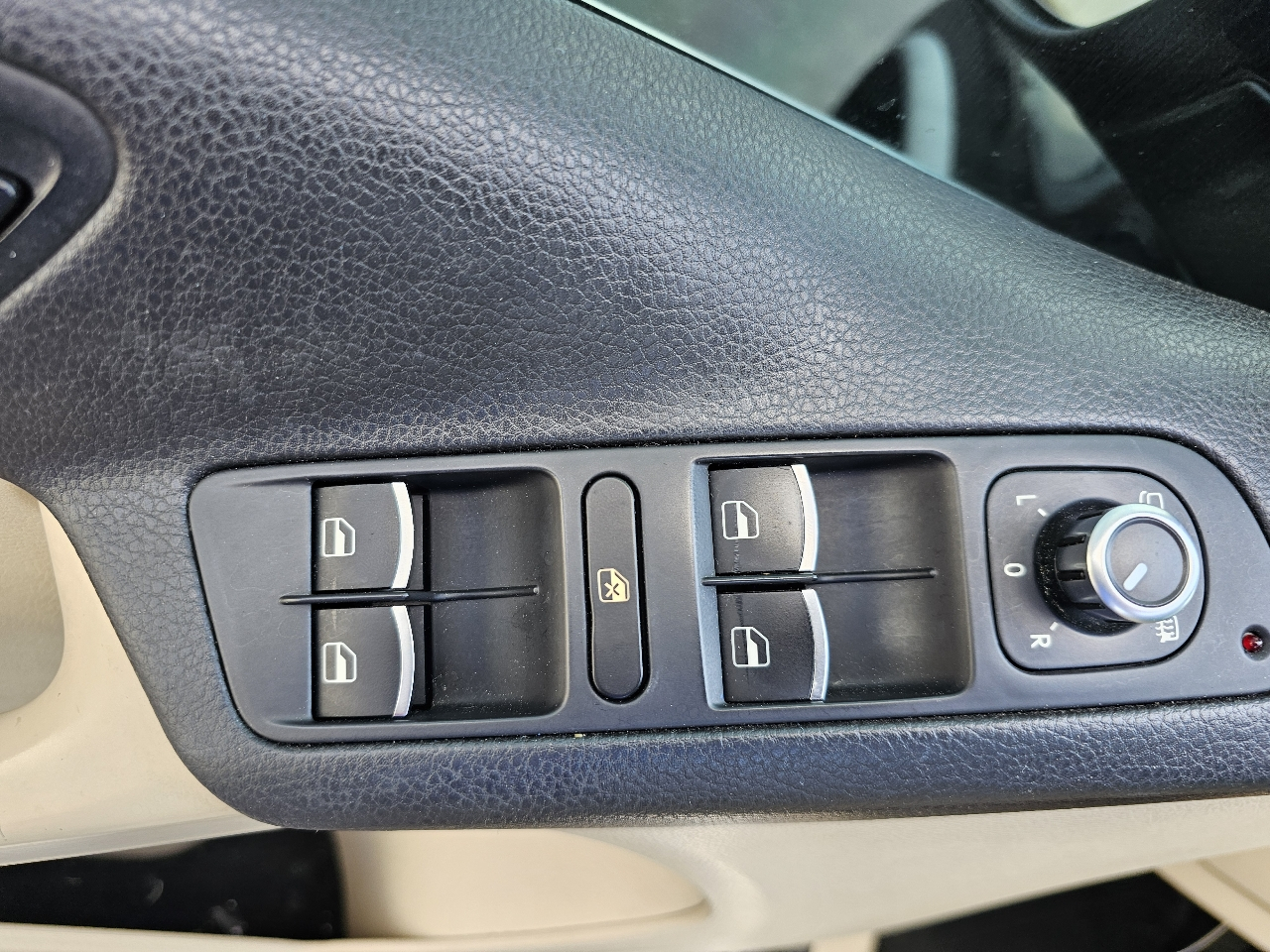 Volkswagen Tiguan 2WD 4dr Auto S 2014