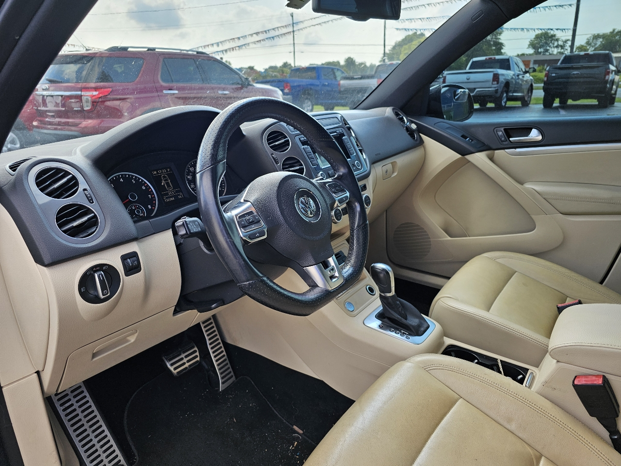 Volkswagen Tiguan 2WD 4dr Auto S 2014
